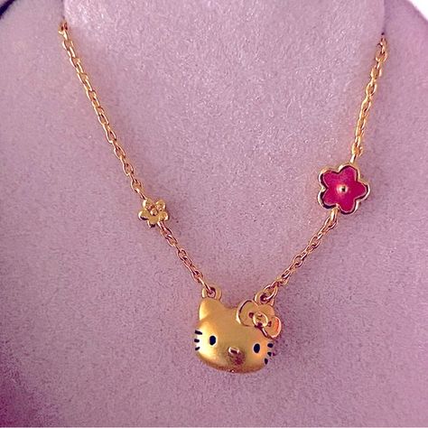 24k gold hello kitty necklace Hello Kitty Jewelry Gold, Gold Hello Kitty Necklace, Gold Hello Kitty, Hello Kitty 3d, Hello Kitty Necklace, Kitty Necklace, Bday List, Hello Kitty Jewelry, Cute Hello Kitty