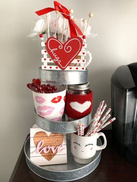 Tray Ideas Diy, Tier Tray Ideas, Valentines Goodies, Tiered Tray Ideas, Holiday Treats Christmas, San Valentine, White Garland, Custom Stocking, Valentines Crafts