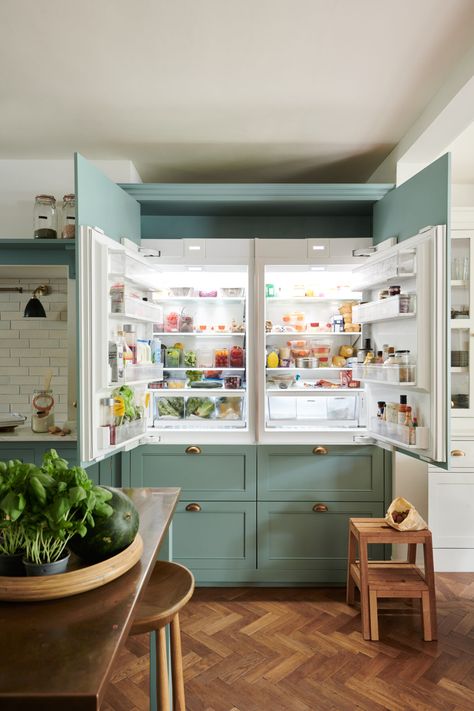 THE MOST LOVED DEVOL KITCHENS OF 2021 - The deVOL Journal - deVOL Kitchens Kitchen Devol, Adu Kitchen, Double Fridge, Classic English Kitchen, Vintage Pantry, Glass Cupboard, Devol Kitchens, Integrated Fridge Freezer, English Kitchens