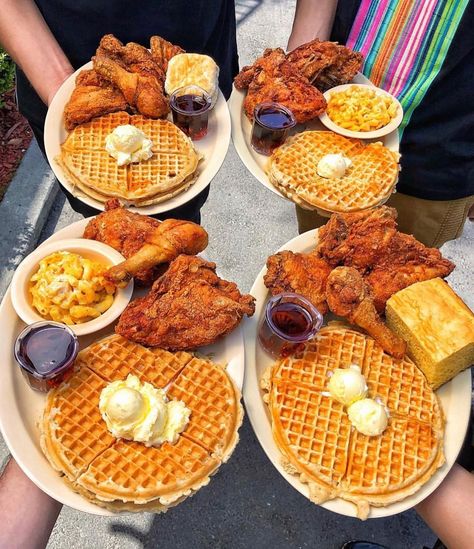 #LAFoodieGuy ✌️😎🍔 on Instagram: “Fried Chicken, Waffles, Biscuit, Mac N Cheese § Corn Bread || Roscoe’s Chicken & Waffles || Hollywood, CA ⠀⠀⠀⠀ ⠀⠀⠀⠀⠀ ⠀⠀⠀⠀ ⠀⠀⠀⠀⠀ Photo…” Chicken N Waffles, Breakfast Pictures, Chicken Waffles, Food Hub, Chicken And Waffles, Waffle Recipes, Food Goals, Food Obsession, Ratatouille