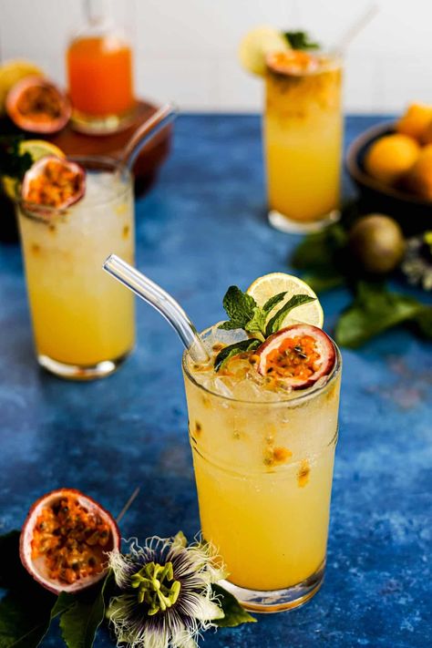 Passion Fruit Lemonade Passion Fruit Lemonade, Honey Lemon Soda, Fruit Lemonade, Orange Lemonade, Tropical Drink Recipes, Lemon Soda, Kid Friendly Drinks, Alcohol Free Drinks, Tropical Drink