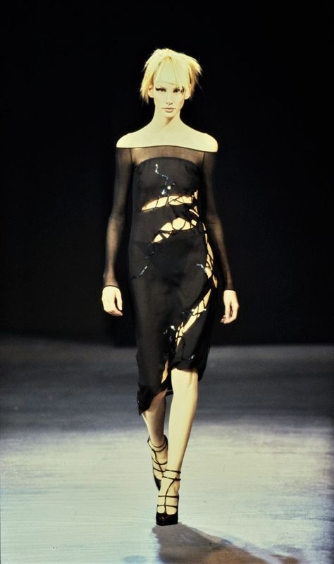 martin sitbon fw 1997 Martine Sitbon, Hand Dress, Paul Gaultier Spring, Fashion Design Portfolio, Show Collection, Dark Outfits, Textiles Fashion, Fashion Show Collection, Bohemian Clothes