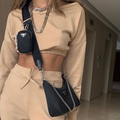 @prada @prada @prada #reedition 🤍🤍🤍🤍 Prada Bag Outfit, Prada Outfits, Prada Bag Black, Prada Nylon Bag, Prada Re Edition 2005, Prada Re Edition, Prada Nylon, Prada Bags, Fashion Weeks