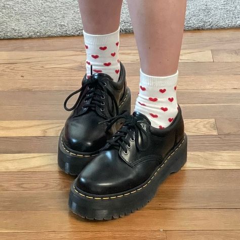 Black Leather Combat Boots, Shoes And Socks, Estilo Ivy, The Cardigans, Heart Socks, Leather Combat Boots, Dr Shoes, Shoe Inspo, Aesthetic Shoes