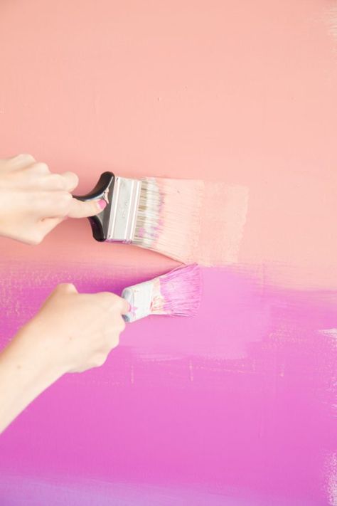 DIY Colorful Ombre Wall - Studio DIY Ombre Wall Paint Diy, Pink Rainbow Room, Wavy Wall Paint, Ombré Walls, Ombré Painting, Ombre Wall Paint, Ombre Bedroom, Aurora Bedroom, Caribbean Cottage