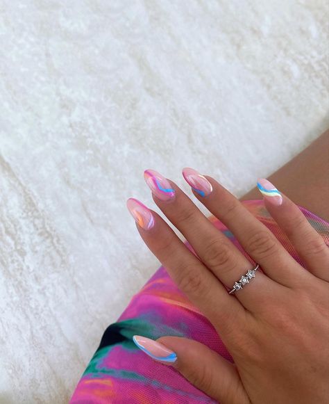 Turquoise Swirl Nails, Colorful Squiggle Nails, Summer Nails Unique, Trendy Summer Nails Designs, Colorful Swirl Nails, Blended Nails, Water Colour Nails, Summer Nail 2024, Mamma Mia Nails