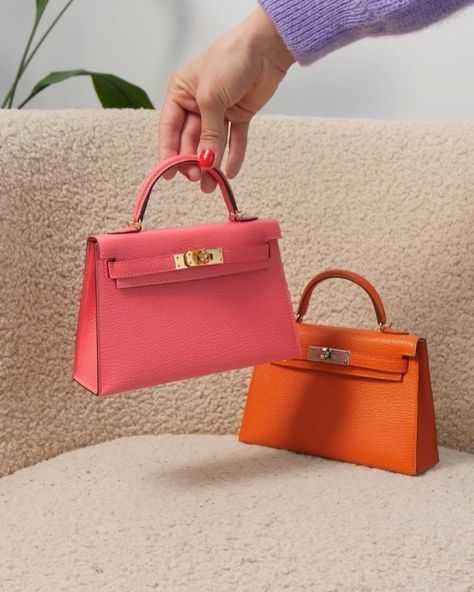 THREADS on Instagram: “Hermès dreams really do come true 😍 Which Kelly would you choose, 💗 or 🧡? . 📸 #ShotByThreads ⭐️ @Hermes . #Threads #ThreadsStyling #Hermes…” Dreams Really Do Come True, My Style Bags, Dr Shoes, Hermes Kelly Bag, Unique Handbags, Givenchy Bag, Bag Obsession, Kelly Bag, Luxury Purses