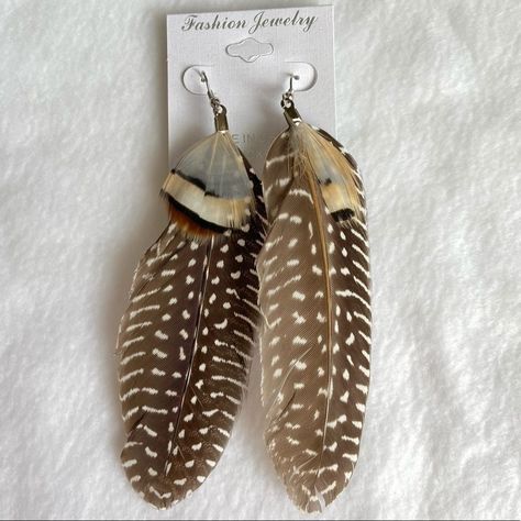 3/$15 Brown White Feather Earrings Bundle 3 Or More Items Marked 3/$15 And I Will Send The Adjusted Amount To You Brown & White Feathers Silver Tone Fish Hook Earring Dangle Is Approx 5” Long. I Do Have Multiple. Let Me Know If You Would Like More Than One. New In Package/No Tags P154acc1 Feather Earrings Diy, Fairytale Earrings, Paisley Earrings, White Sapphire Earrings, Gold Knot Earrings, Threader Earrings Gold, Wedding Studs, Cat Earrings Studs, Blue Crystal Earrings