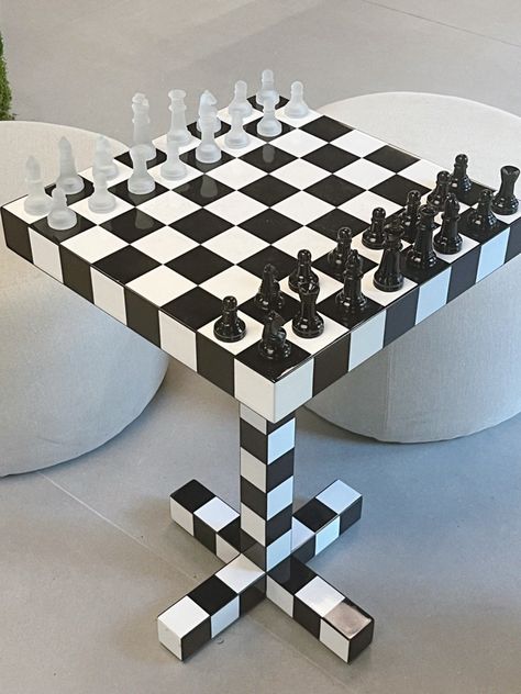 #chess #table #chesstable #blackandwhite #chessplaying Chess Corner, Chess Decor, Glass Chess, How To Play Chess, Check Mate, Chess Table, Aesthetic Rooms, Cool Wallpapers Art, Ribbon Design