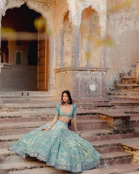 Alana Panday Wedding Outfits, Hindi Fashion, Indian Prom Dresses, Alanna Panday, Story Maker, Indian Saree Blouses Designs, Lehenga Style, Pre Wedding Shoot, Indian Photoshoot