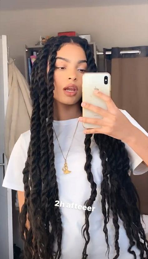 Sharon Alexie, Faux Locs Hairstyles, Cute Box Braids Hairstyles, Twist Braid Hairstyles, Protective Hairstyles Braids, Hair Twist Styles, Pretty Braided Hairstyles, Curly Hair Inspiration, Curly Girl Hairstyles