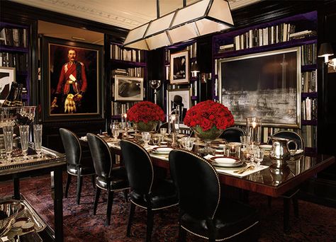 #RalphLauren, Apt No1, #DiningRoom, British Decor, #InteriorDesign Gentleman Lounge, Masculine Dining Room, Ralph Lauren Interiors, Black Chairs, The Dining Room, Design Del Prodotto, Elegant Dining, Ralph Lauren Home, Dining Room Design