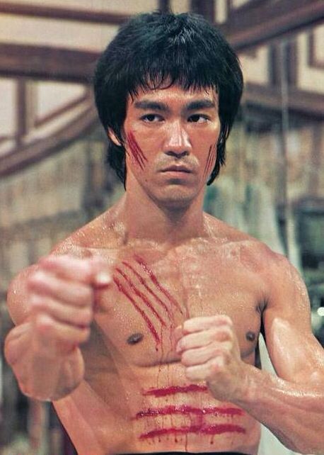 Bruce Lee Pictures, Bruce Lee Art, Bruce Lee Martial Arts, Bruce Lee Quotes, Bruce Lee Photos, Jeet Kune Do, Bon Film, Martial Arts Movies, Brandon Lee