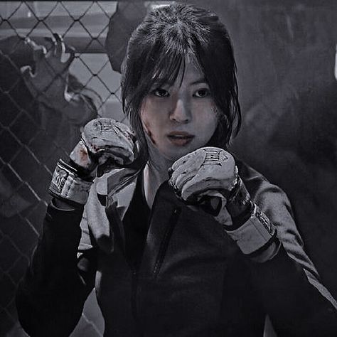 Fiction Aesthetic, Boxer Aesthetic, Kore Ulzzang, Biker Photoshoot, Boxing Girl, Martial Arts Workout, Women Boxing, Dark Feminine Aesthetic, Fitness Inspiration Body