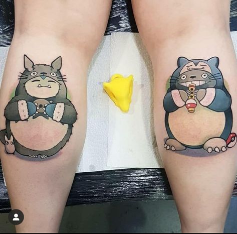 Couple Tattoos Country, Totoro Tattoos, Snorlax Tattoo, Tattoos Country, Tatuaje Studio Ghibli, Pop Culture Tattoos, Nintendo Tattoo, Snorlax Pokemon, Partner Tattoos