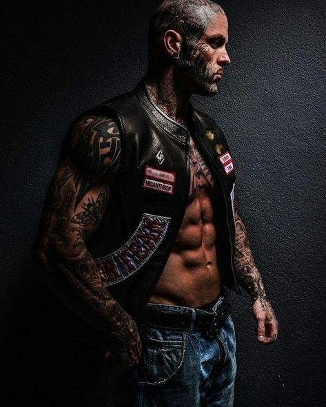 Biker Gangs, Harley Men, Мотоциклы Harley Davidson, Bike Rally, Angel Tattoo Designs, Biker Boys, Bad Art, Biker Gang, Biker Men