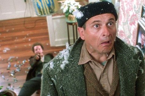 Home Alone Burglars, Home Alone Characters, Home Alone 3, Home Alone 1, Home Alone 1990, Watch Home Alone, Home Alone Movie, Kevin Mccallister, Home Alone Christmas