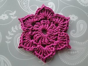 The 6 Petal Picot Flower - free crochet pattern by Claire from CrochetLeaf.com Petal Crochet, Picot Crochet, Crochet Puff Flower, Crochet Embellishments, Crocheted Flower, Crochet Leaves, Crochet Heart, Crochet Flower Patterns, Crochet Applique