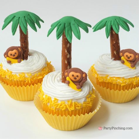 monkey cupcakes, safari jungle party ideas, cute adorable cupcakes for kids, fun food, sweet treats for birthday, monkey banana cupcake with pretzel palm tree Cupcakes Safari, Fun Party Crafts, Adorable Cupcakes, Cupcakes For Kids, Birthday Monkey, Banana Cupcake, Monkey Cupcakes, Safari Balloon, Tropical Safari