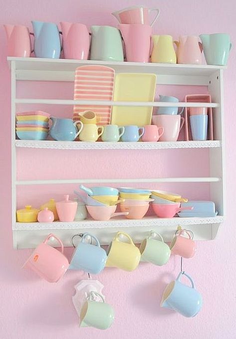 ♥ Pastels Pastel Apartment, Pastel Kitchen Decor, Pastel Interior Design, Cups And Plates, Deco Pastel, Pink Kitchen Decor, Pastel Kitchen, Pastel Interior, Pastel Room Decor