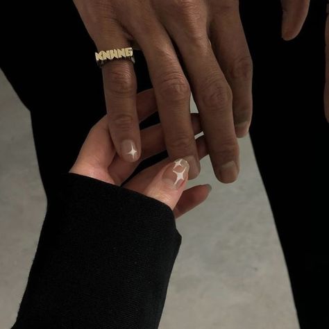 Nail Ideas For Couples, Newyear Nails, Sparkle Nail Art, White Sparkle Nails, Minimalist Nail, Mens Nails, Minimalist Nail Art, Art Couple, Sparkle Nails