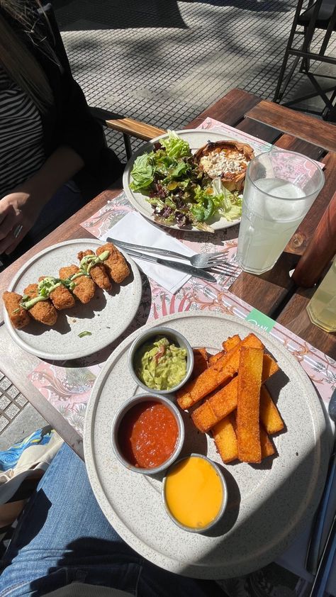 #lunch #aesthetic #yum #food #buenosaires #recipe #argentina Buenos Aires Argentina Aesthetic, Buenos Aires Food, Buenos Aires Aesthetic, Argentina Trip, Lunch Aesthetic, Argentina Food, Argentinian Food, Hotel Food, Restaurant Recipes