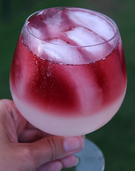 Summer Mixed Drinks, Healthy Alcoholic Drinks, Wine Cocktail Recipes, Vodka Lemonade, Refreshing Summer Cocktails, Vodka Drinks, Summer Cocktail Recipes, Vodka Cocktails, Wine Cocktails