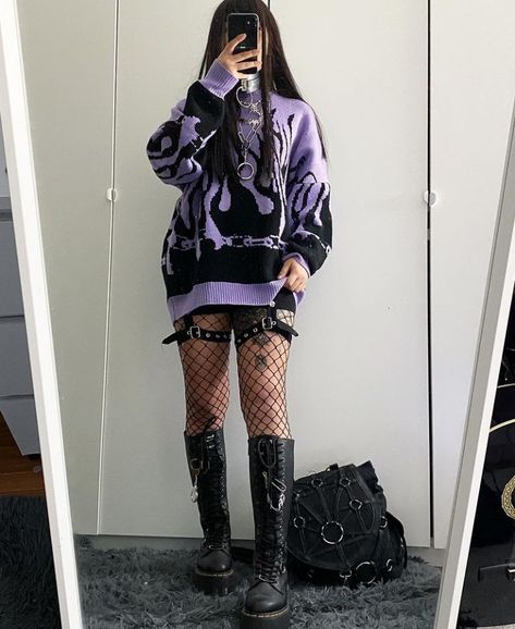 Fishnet Outfits, Egirl Fashion, E Girl Outfits, Alt Outfits, Aesthetic Grunge Outfit, Picture Credit, Alt Fashion, Swaggy Outfits, Alternative Outfits