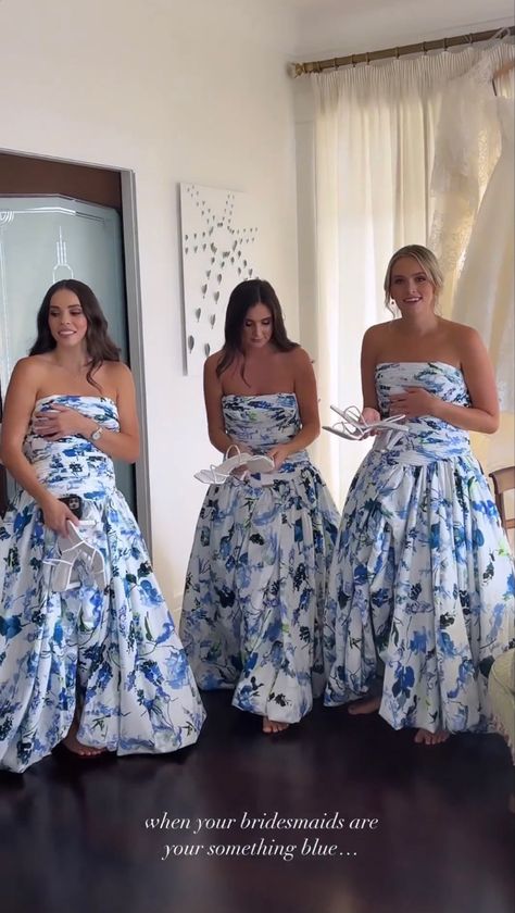 Floral Maid Of Honor Dress, Blue Maid Of Honor Dress, Floral Bridesmaids, Euphoria Party, Maid Of Honor Dress, Matric Dance Dresses, Floral Bridesmaid Dresses, Formal Hair, Prom Inspo