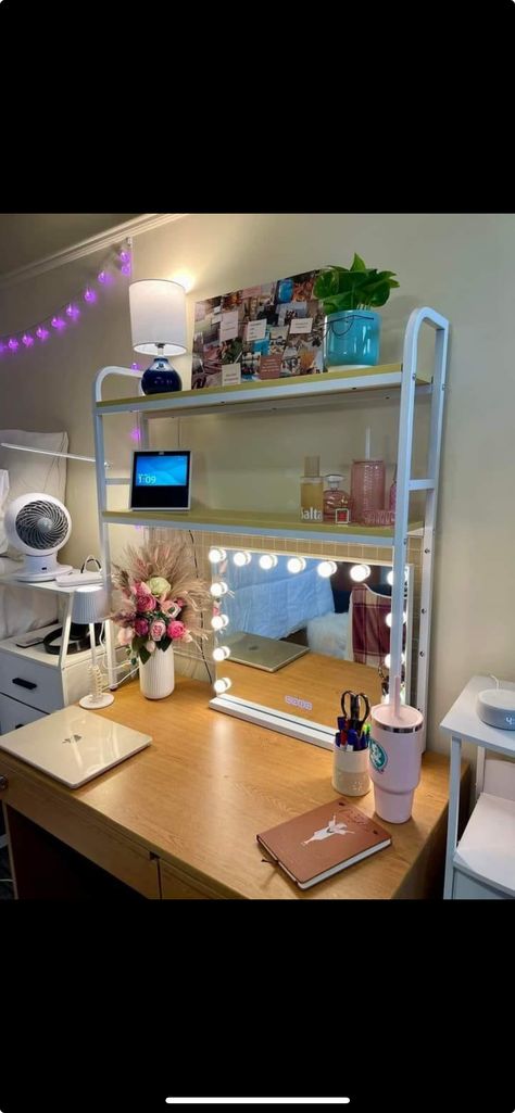 Dorm Room Desk Ideas, Dorm Room Shelves, Dorm Desk Decor, College Rooms, Lofted Bed, Pretty Dorm Room, Dorm Room Desk, Uni Dorm, College Bedroom Decor