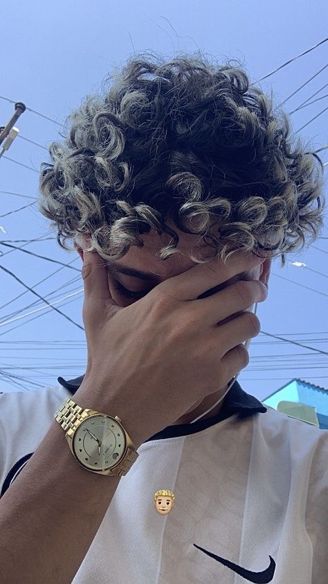 Curly Hair Highlights Men, Dyed Curly Hair Men, Men Dyed Hair, Curly Highlights, Taper Fade Curly Hair, Dyed Hair Men, Dyed Curly Hair, Men Haircut Curly Hair, Highlights Curly Hair