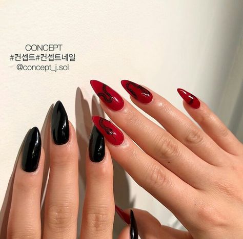 G Idle Nails Designs, Soojin Nails, Kpop Idols Nails, Black And Red Nails, Soyeon G Idle, Idol Nails, Dark Light Academia, Ateez Concert, 90s Rave