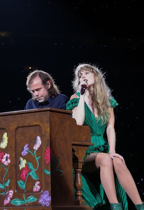 Aaron Dessner, Mad Women, Taylor Swift The Eras Tour, Swift 3, Taylor Swift Wallpaper, Long Live Taylor Swift, Live Taylor, Tampa Florida, Taylor Swift Pictures