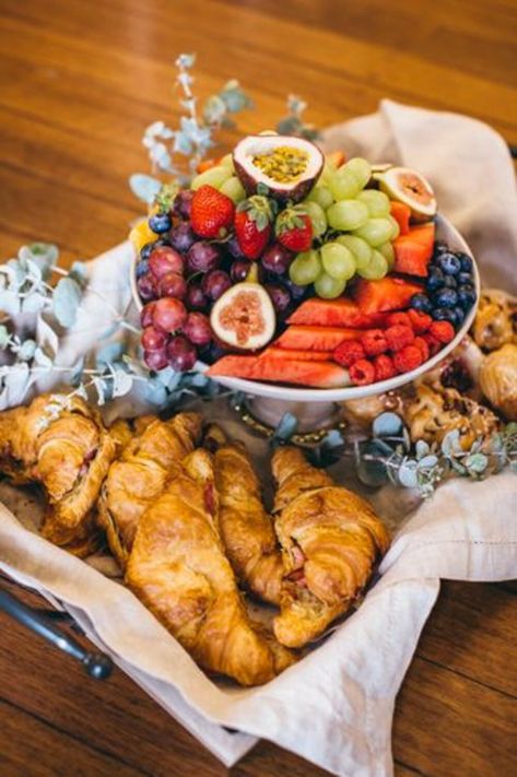 Croissant Breakfast Board, Croissant Platter, Gabbinbar Homestead, Breakfast Setting, Breakfast Boards, Refreshing Breakfast, Breakfast Table Setting, Brunch Bar, Mini Croissants