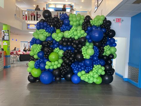 Blue Green Black Balloon Garland, Black Balloon Wall, Business Anniversary Party, Balloon Walls, Business Anniversary, Trash Truck, Video Games Birthday Party, Blue Birthday Parties, Black Balloon