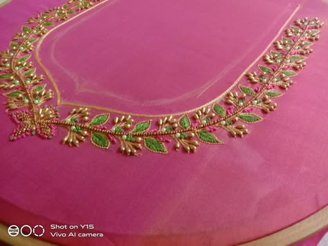 Pink Aari Blouse, 500 Rs Aari Work Design, Small Business At Home, Payal Designs Silver, Simple Aari Work, Magam Work, Patch Work Blouse Designs, Embroidery Patterns Flowers, Bridal Jewellery Inspiration