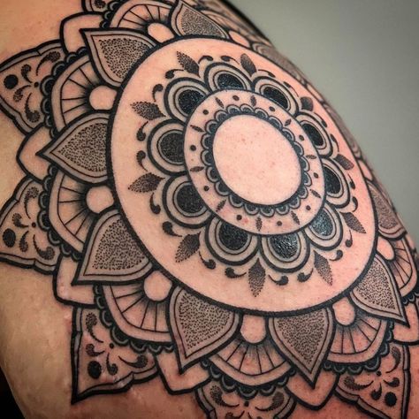 ⚜️ASTON REYNOLDS⚜️ on Instagram: “Slow is smooth and smooth is fast. I’m wanting to do more feminine pieces like this when I return to tattooing after lockdown. What do you…” Time Lapse, Body Tattoos, Get Back, Polynesian Tattoo, I Love, Photo And Video, Tattoos, On Instagram, Instagram