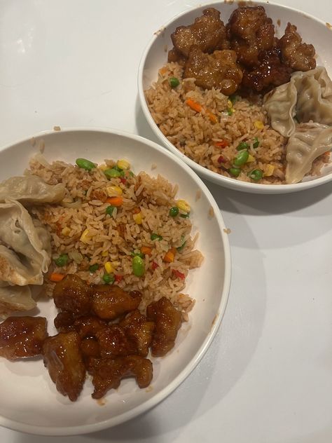 Chinese Chicken Rice, Chinese Fried Chicken, Dinner Chinese, Chicken Gyoza, Rice Fried, Fried Dumplings, Chinese Chicken, Recipe Dinner, Chicken Rice