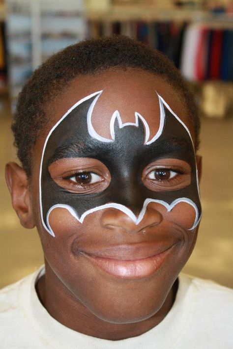 Simple Face Paint Designs, Bat Face Paint, Cute Halloween Makeup Ideas, Halloween Face Painting Ideas, Cats In Halloween Costumes, Batman Face Paint, Batman Makeup, Face Painting Ideas For Kids, Halloween Face Paint Designs