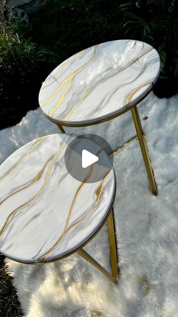 White Resin Table, Epoxy Clock, Diy Resin Table, Golden Table, Resin Tables, Epoxy Projects, Resin Table Top, Resin Artist, White Marble Table