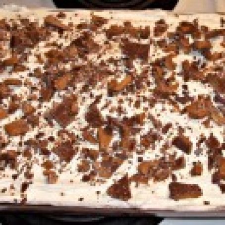 Skor Cake, Candy Bar Cake Recipes, Skor Bars, Candy Bar Cake, Cake Mix Ingredients, Bar Cake, Candy Birthday Cakes, Winter Desserts, German Chocolate Cake