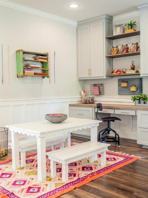 Fixer Upper | The Takeaways - A Thoughtful Place Takeaway #6: Add Pops of Color to a Neutral Space Creative Shelving Ideas, Homework Room, A Thoughtful Place, Small Craft Rooms, Kids Craft Room, Basement Playroom, Urban Interiors, Diy Craft Room, Ideas Hogar