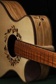 Hatcher Italian Olivewood and Italian Alpine Spruce - Page 11 - The Acoustic Guitar Forum Beautiful Guitars Acoustic, Custom Guitars Acoustic, Acoustic Guitar Art, Custom Acoustic Guitars, Fender Acoustic, Guitar Inlay, Gaming Rooms, Music Studios, Instruments Art