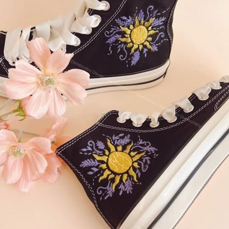 Embroid Converse, Painting On Black Shoes Ideas, Custom Converse Embroidery, Tangled Shoes Painted, Embroidery On Black Shoes, Prom Shoes Converse, Embroidery Designs For Shoes, Tangled Themed Outfit, Converse With Designs