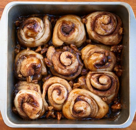 Easy Sticky Bun Recipe, Caramel Cinnamon Rolls, Banana Bread Healthy Easy, Homemade Sticky Buns, Banana Bread With Oil, Banana Bread Healthy, Easy Sticky Buns, Sticky Buns Recipe, Buns Recipe Easy