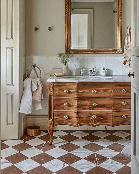 Wooden Floor Bathroom Ideas, Checked Flooring, French Country Bathroom Design, Check Tiles, Brown And White Marble, French Style Bathroom, Brown Bathroom Ideas, White Marble Tiles, White Tile Floor