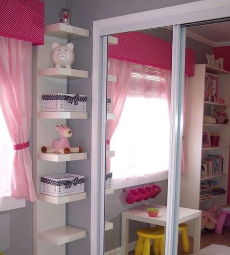 15 Corner Wall Shelf Ideas To Maximize Your Interiors Corner Shelving Ideas, Small Kids Room, Corner Wall Shelves, Storage Kids Room, Small Kids, Room Deco, Corner Wall, Daughters Room, Big Girl Rooms