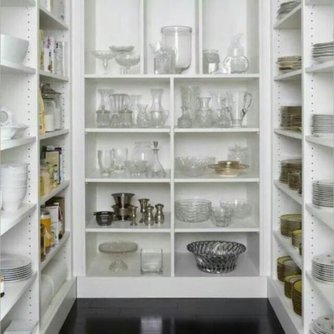 Dream Pantry, Pantry Inspiration, Pantry Laundry, Pantry Room, Organized Pantry, Kitchen Pantry Design, Butler's Pantry, Pantry Design, Pantry Storage