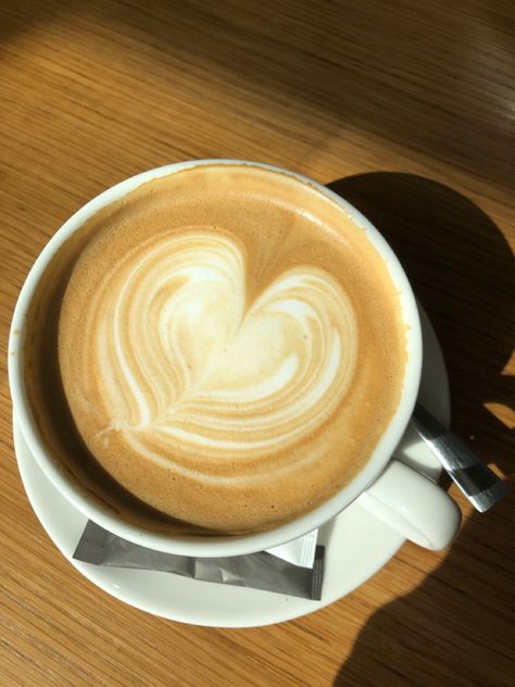 #coffee #latteart #heart #aesthetic l Coffee With Heart, Coffee Designs, Heart Aesthetic, Pretty Coffee, Heart Coffee, Coffee Cream, Coffee Heart, Coffee Aesthetic, Coffee Design