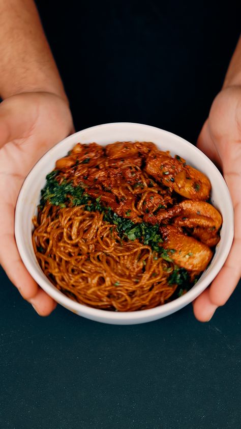 Easy Chicken Ramen | Provecho Easy Chicken Ramen, Ramen Recipes Easy, Chicken Ramen, Noodle Recipes Easy, Spicy Snacks Recipes, Vegetarian Fast Food, Tastemade Recipes, Sweet Dishes Recipes, Indian Cooking Recipes